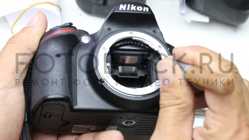Nikon D3200 застряло зеркало