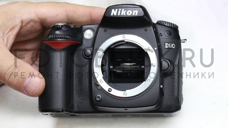 Nikon D90 залипло зеркало